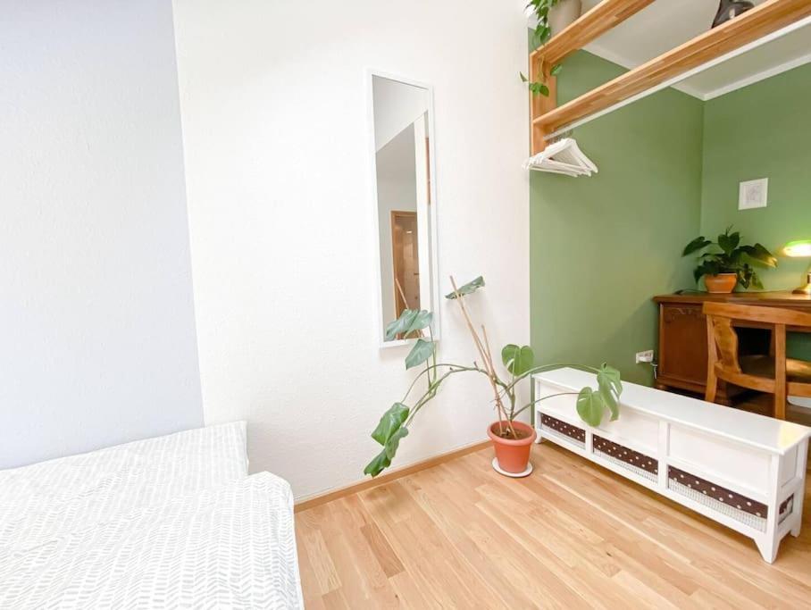 Schoene Ferienwohnung Mit Blick Ueber Stadtwald Лайпциг Екстериор снимка