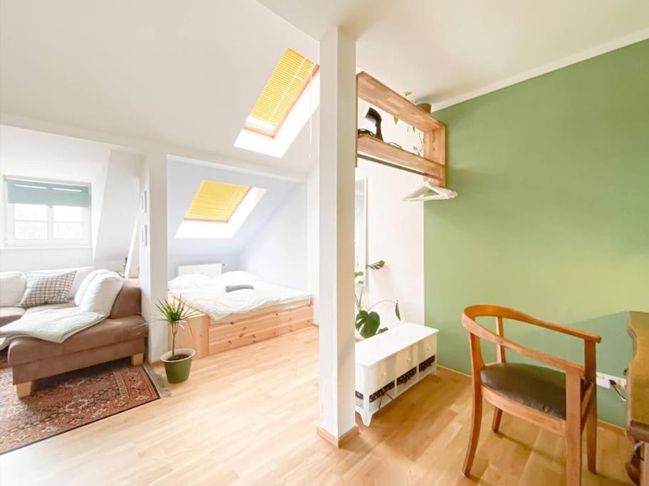 Schoene Ferienwohnung Mit Blick Ueber Stadtwald Лайпциг Екстериор снимка