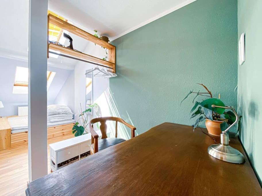 Schoene Ferienwohnung Mit Blick Ueber Stadtwald Лайпциг Екстериор снимка